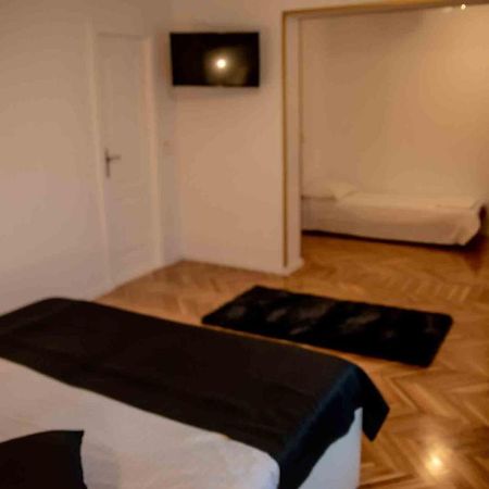 Casa Cattleya Hotell Târgu Jiu Exteriör bild