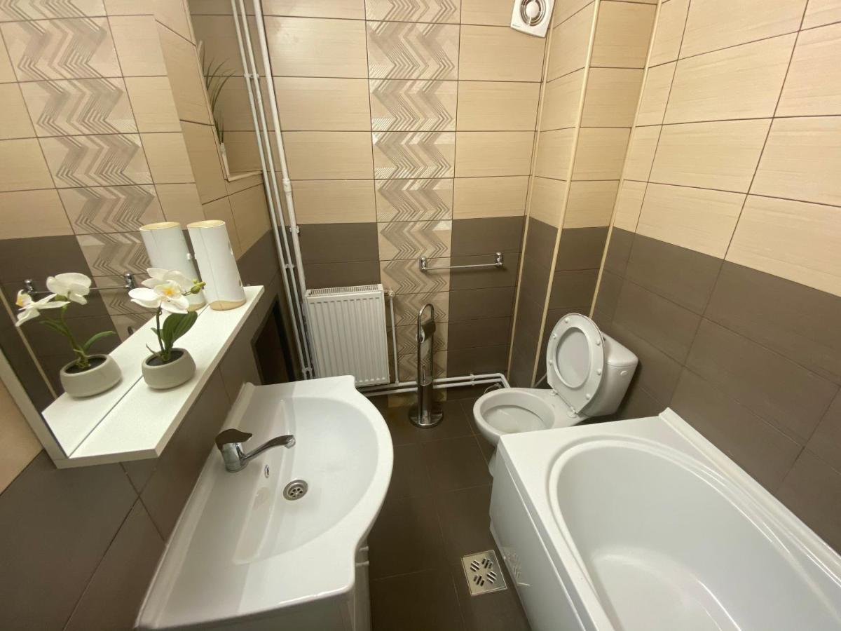 Casa Cattleya Hotell Târgu Jiu Exteriör bild