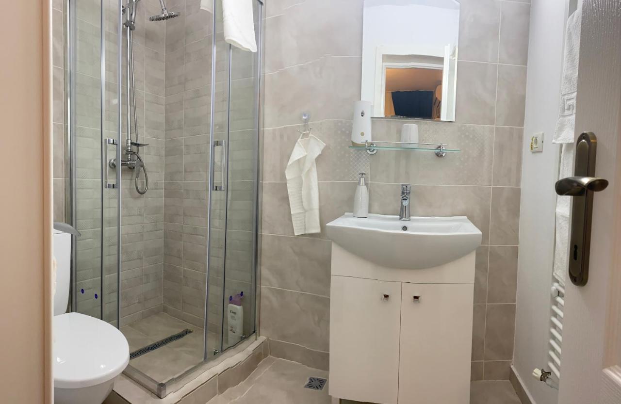 Casa Cattleya Hotell Târgu Jiu Exteriör bild