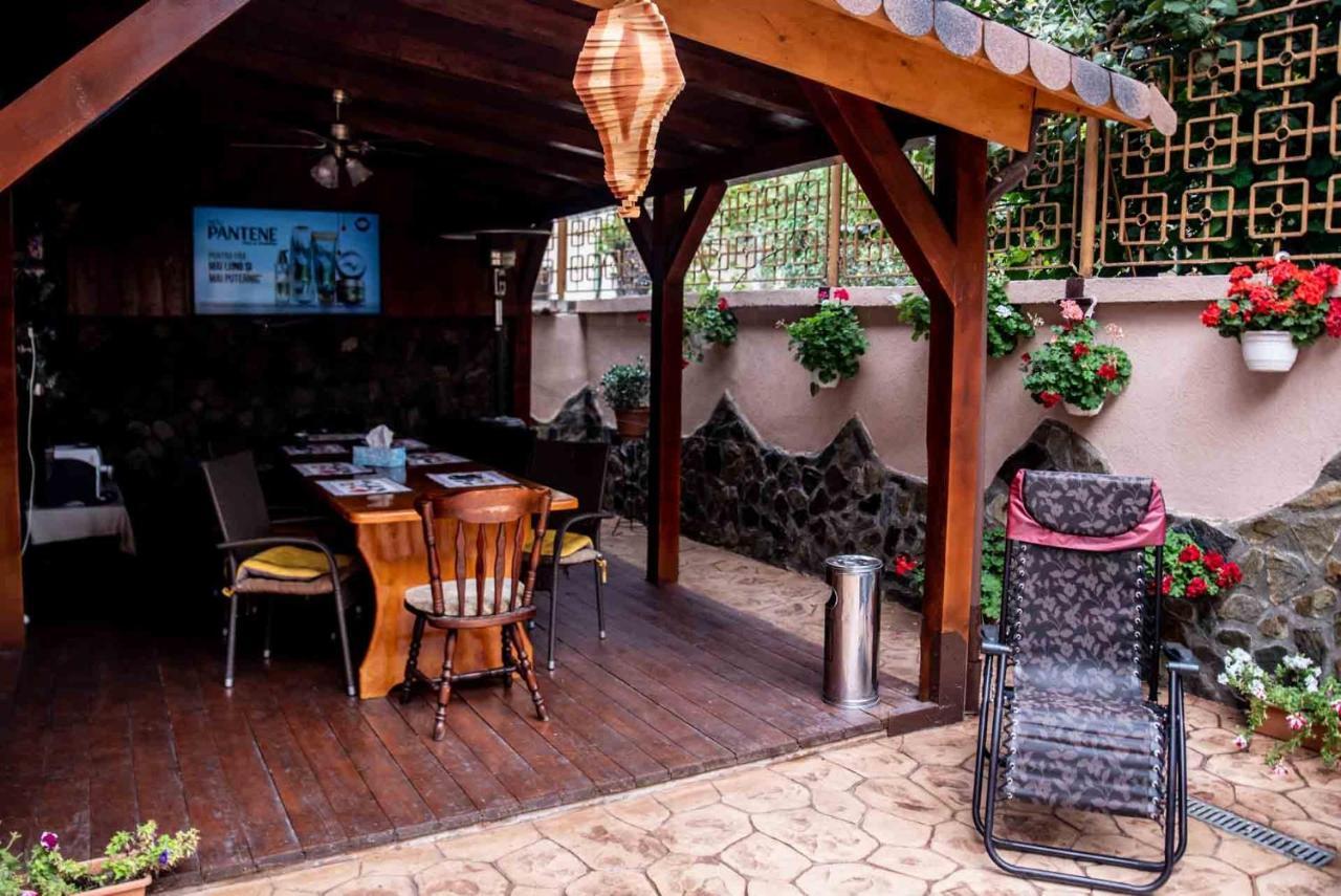 Casa Cattleya Hotell Târgu Jiu Exteriör bild